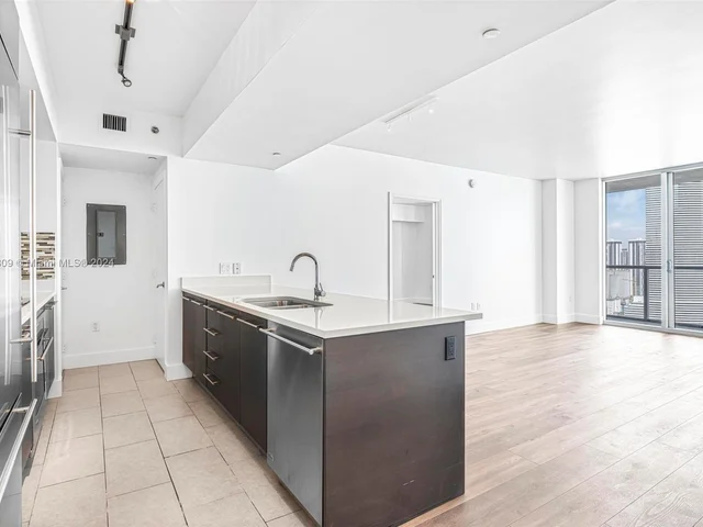 55 SE 6th St # 3705, Miami FL 33131