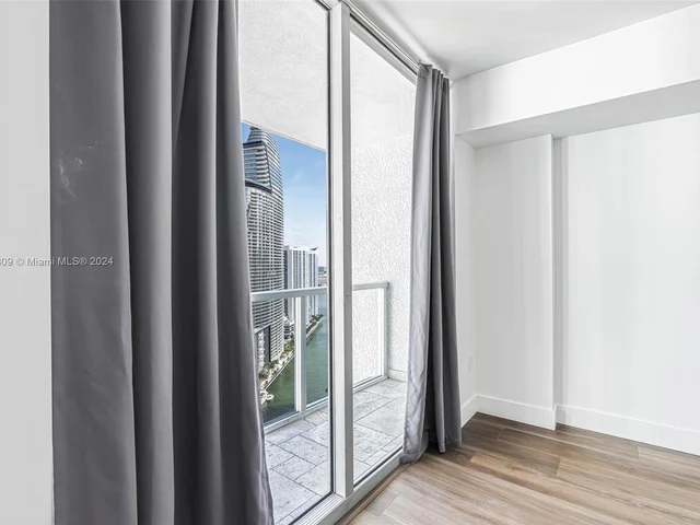 55 SE 6th St # 3705, Miami FL 33131