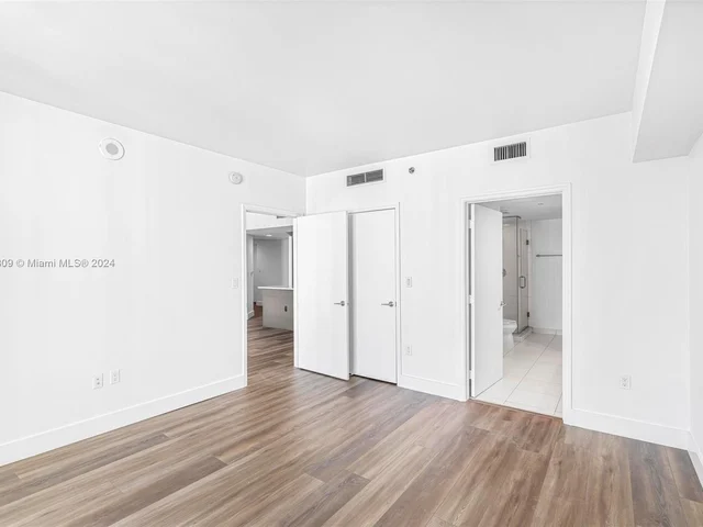 55 SE 6th St # 3705, Miami FL 33131