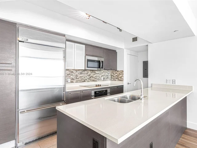 55 SE 6th St # 3705, Miami FL 33131