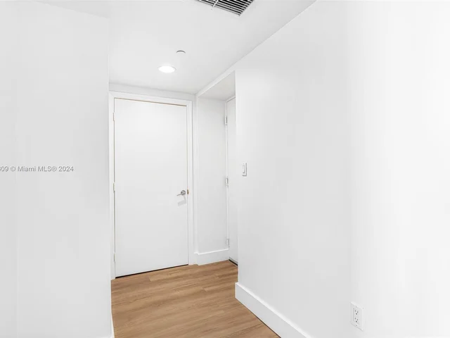 55 SE 6th St # 3705, Miami FL 33131