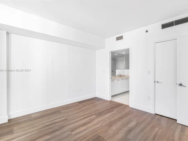 55 SE 6th St # 3705, Miami FL 33131