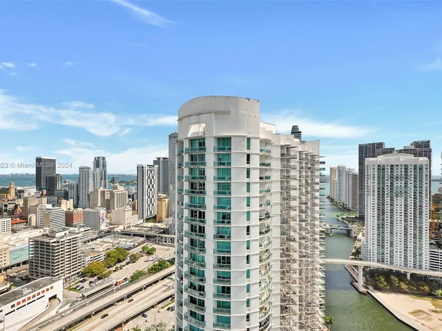 90 SW 3rd St # 3903, Miami FL 33130