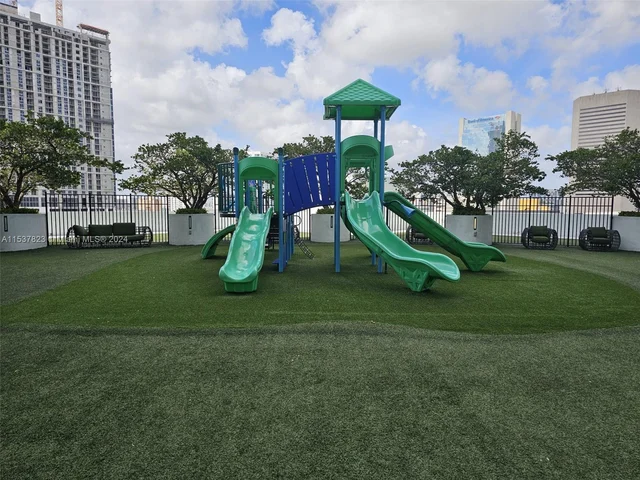 90 SW 3rd St # 3903, Miami FL 33130