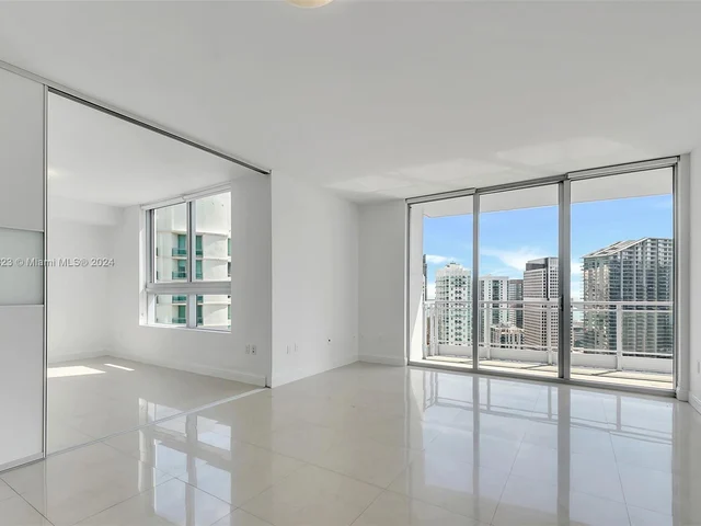 90 SW 3rd St # 3903, Miami FL 33130