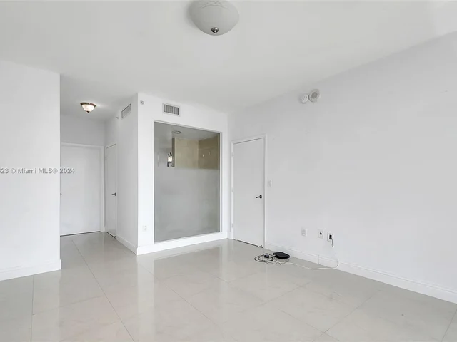 90 SW 3rd St # 3903, Miami FL 33130