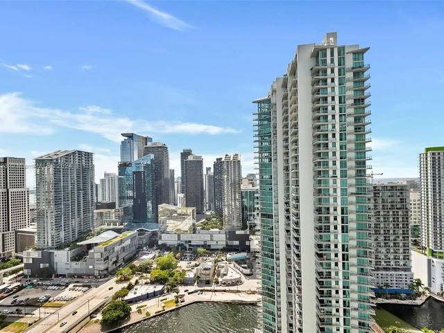 90 SW 3rd St # 3903, Miami FL 33130