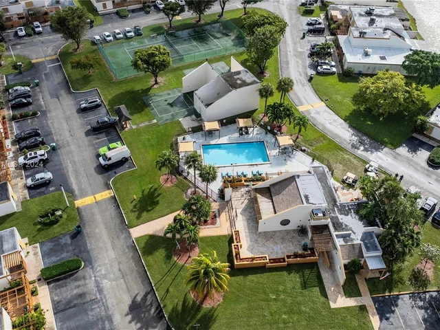 13184 SW 9th Ln, Miami FL 33184