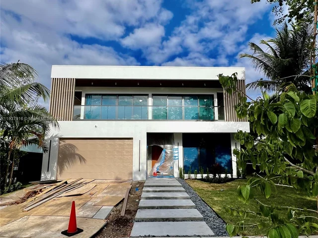 706 NE 17th Way, Fort Lauderdale FL 33304