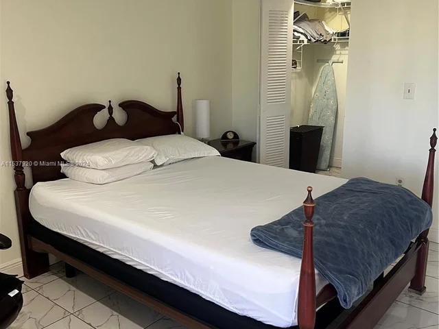 10895 NW 7th St # 28, Miami FL 33172