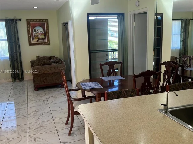 10895 NW 7th St # 28, Miami FL 33172