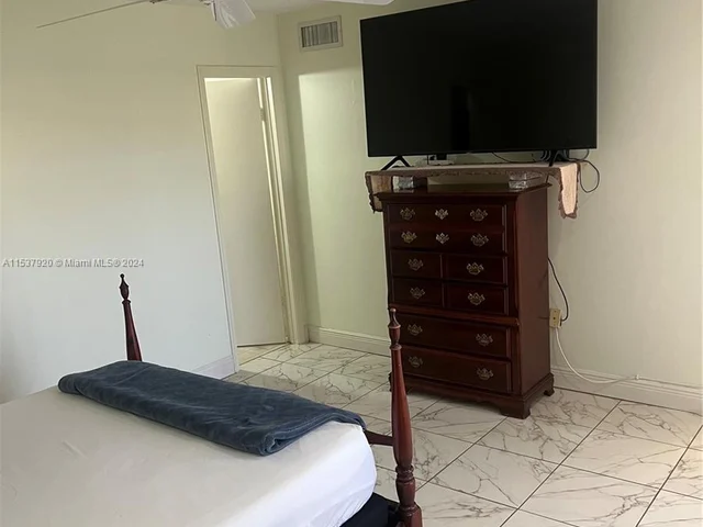 10895 NW 7th St # 28, Miami FL 33172