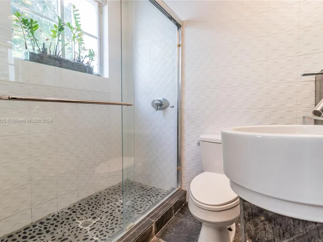 1025 Michigan Ave # 1A, Miami Beach FL 33139