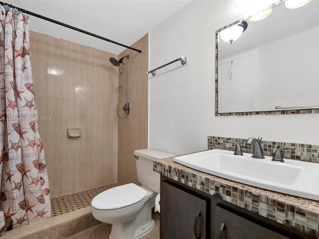 431 SE 3rd St # 402, Dania Beach FL 33004