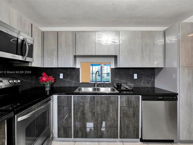 431 SE 3rd St # 402, Dania Beach FL 33004