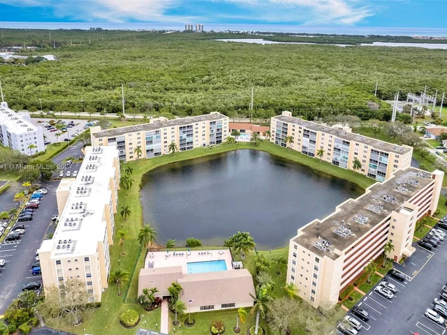 431 SE 3rd St # 402, Dania Beach FL 33004