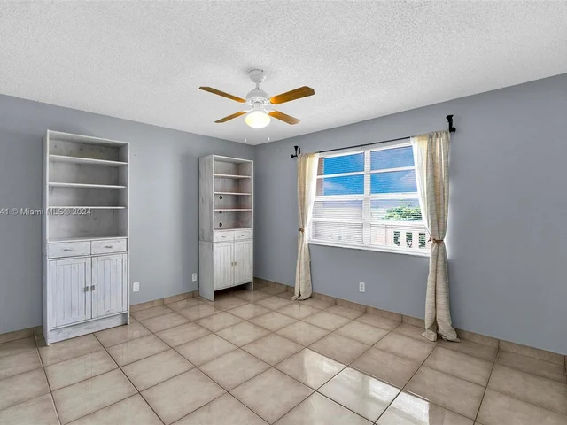 431 SE 3rd St # 402, Dania Beach FL 33004