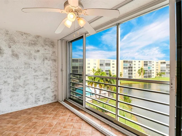 431 SE 3rd St # 402, Dania Beach FL 33004