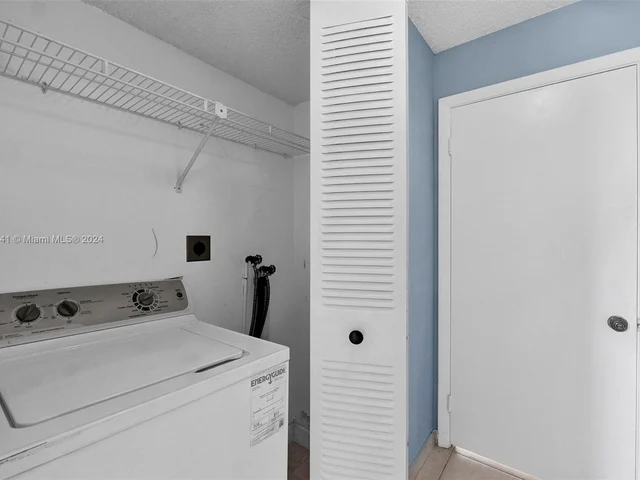 431 SE 3rd St # 402, Dania Beach FL 33004