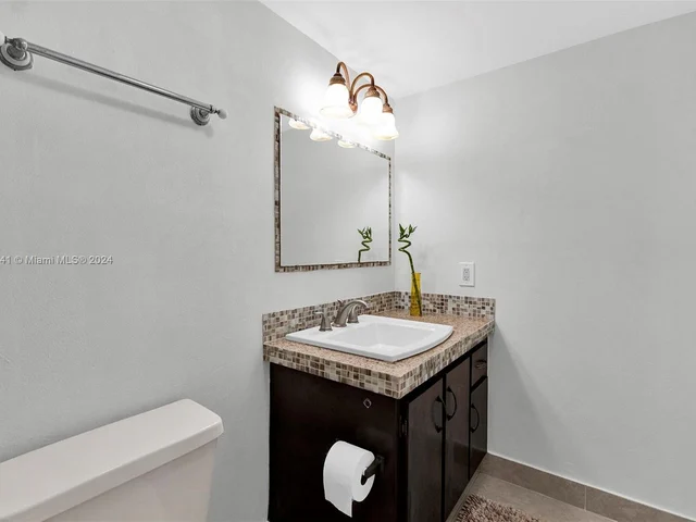 431 SE 3rd St # 402, Dania Beach FL 33004