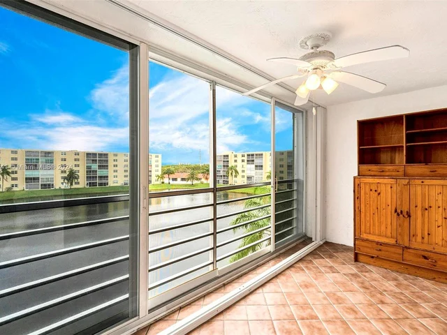 431 SE 3rd St # 402, Dania Beach FL 33004