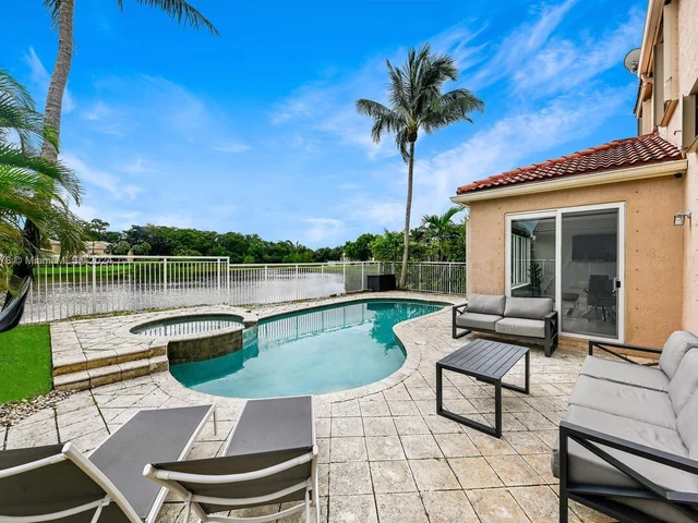 5756 NW 49th Way, Coconut Creek FL 33073