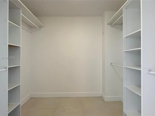 1000 Parkview Dr # 415, Hallandale Beach FL 33009