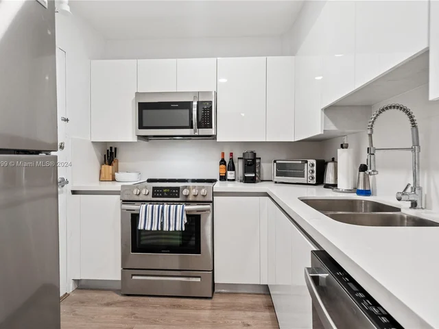 1200 West Ave # 430, Miami Beach FL 33139