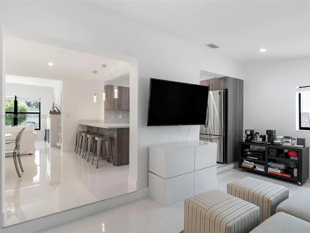 2485 SW 19th Ter, Miami FL 33145