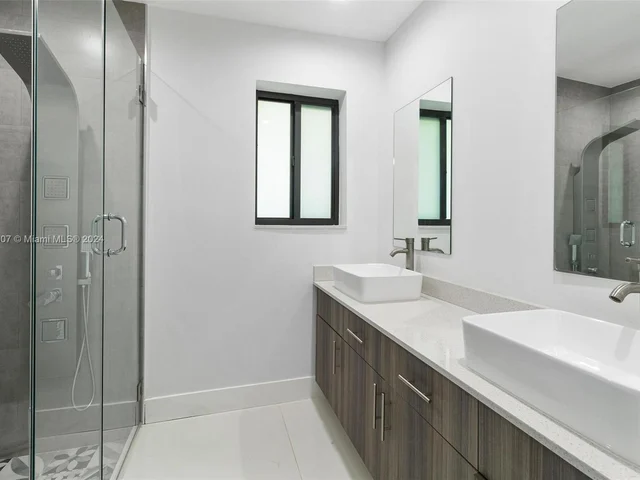 2485 SW 19th Ter, Miami FL 33145