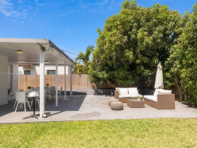 2485 SW 19th Ter, Miami FL 33145