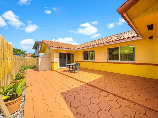 11319 SW 74th Ter, Miami FL 33173