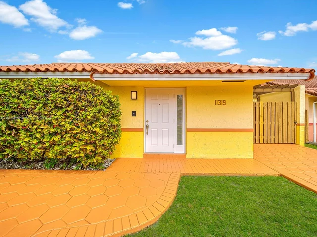 11319 SW 74th Ter, Miami FL 33173