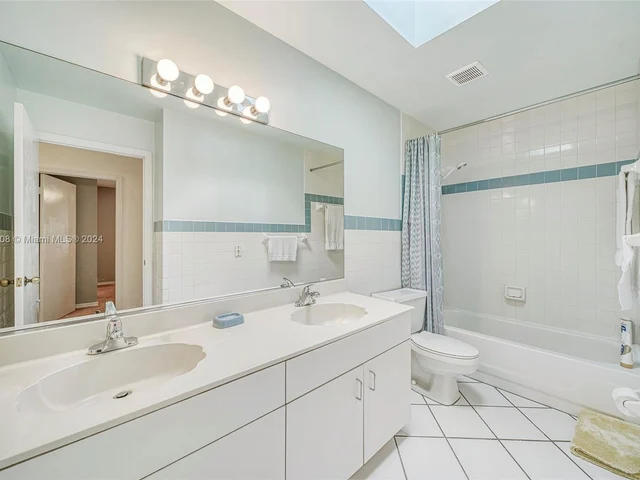 11319 SW 74th Ter, Miami FL 33173