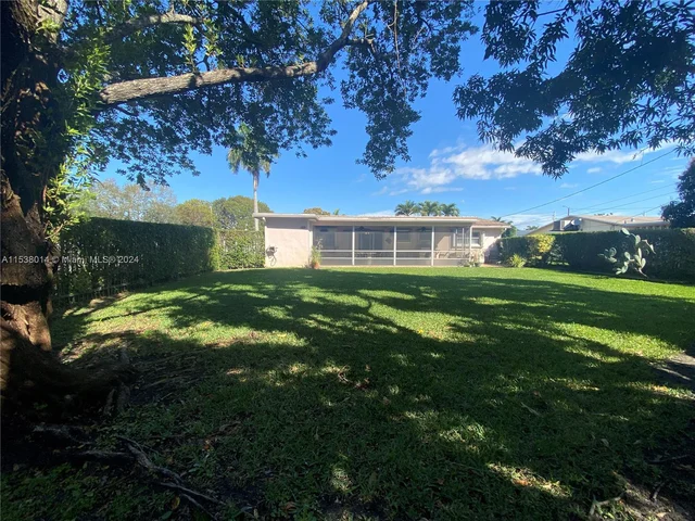 4332 Harrison St, Hollywood FL 33021