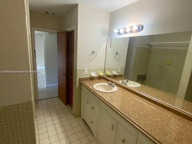 7880 Grand Canal Dr # 1, Miami FL 33144