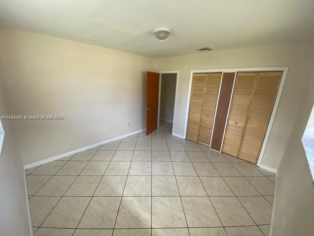 7880 Grand Canal Dr # 1, Miami FL 33144