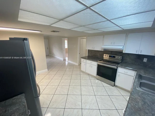 7880 Grand Canal Dr # 1, Miami FL 33144