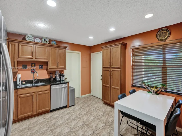 8740 Azalea Ct # 204, Tamarac FL 33321