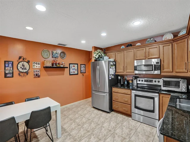 8740 Azalea Ct # 204, Tamarac FL 33321