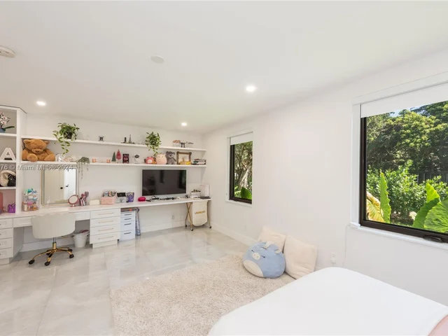 11600 SW 72nd Ave, Pinecrest FL 33156