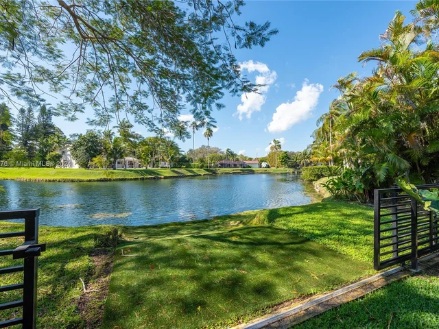 11600 SW 72nd Ave, Pinecrest FL 33156