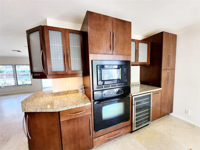 5364 NW 1st Ave, Oakland Park FL 33309