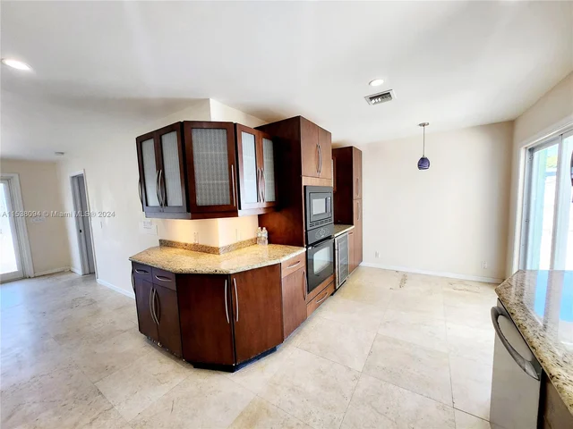 5364 NW 1st Ave, Oakland Park FL 33309