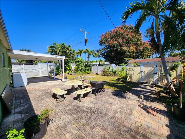 5364 NW 1st Ave, Oakland Park FL 33309