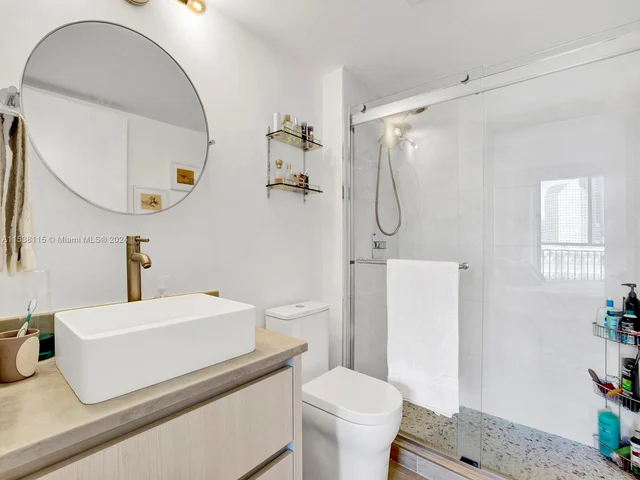 540 Brickell Key Dr # 1011, Miami FL 33131