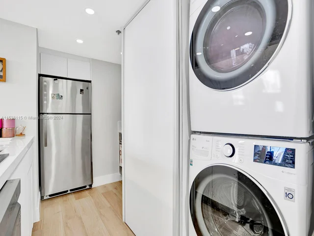 540 Brickell Key Dr # 1011, Miami FL 33131