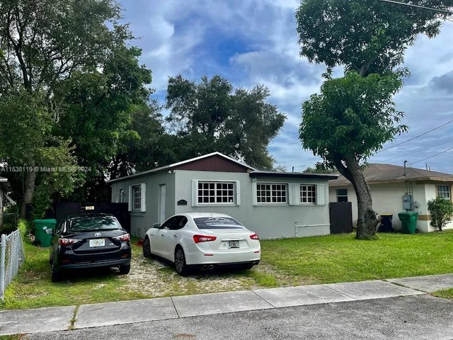 209 NW 7th Ave, Dania Beach FL 33004