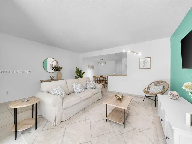 2345 NE 135th St # 102, North Miami FL 33181