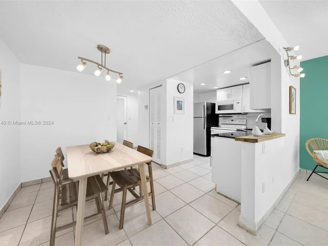 2345 NE 135th St # 102, North Miami FL 33181